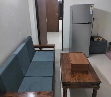 Sainik Farm Apartment | The Raveesh Apartment B6