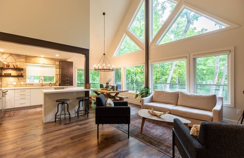 Greater Madawaska Ski Chalet | The Ravine In Calabogie - Luxury Chalet