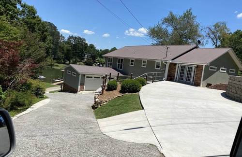 Chickamauga Lake House | The Recovery Room, Lake House on Chickamauga Lake,Private Dock,Private Boat Ramp