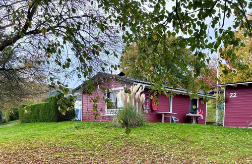 Hohenroda House | The red house by the lake - vacation home in a fantastic location