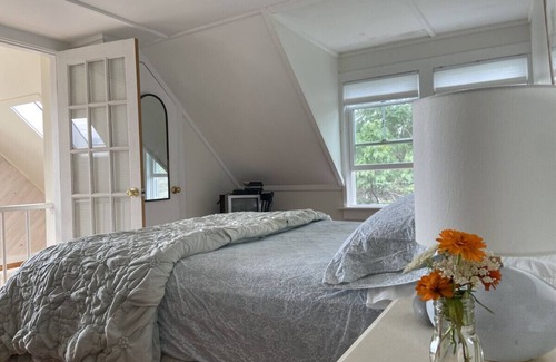 Vinalhaven House | The Red House on the Sands
