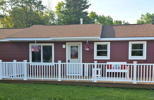 St Ignace House | The Red Pine in St. Ignace