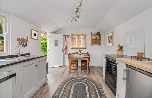 Hawstead House | The Red Shed small quiet home 3m Bury St Edmunds