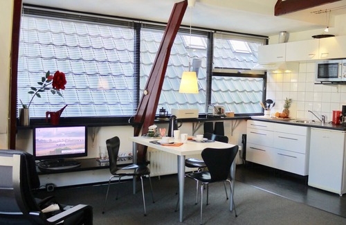 Vondelbuurt Apartment | The Red Studio Apartment Palamedes