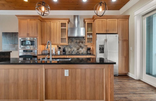 Steinhatchee House | The Redfish-Sleeps 10, walk to Sea Hag Marina
