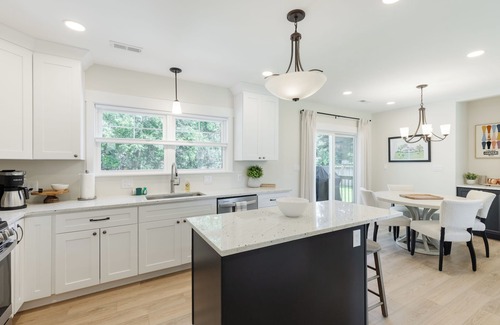 Sans Souci House | The Reedy Retreat- Modern 2BR/2BA Gem | Renovated | Walkable | Near Downtown & Swamp Rabbit Trail