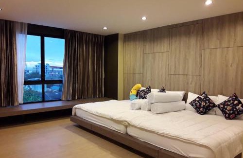 Krathum Baen House | The Residence Thepkanjana