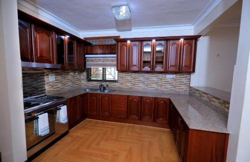 Entebbe House | The Residence at Lunyo