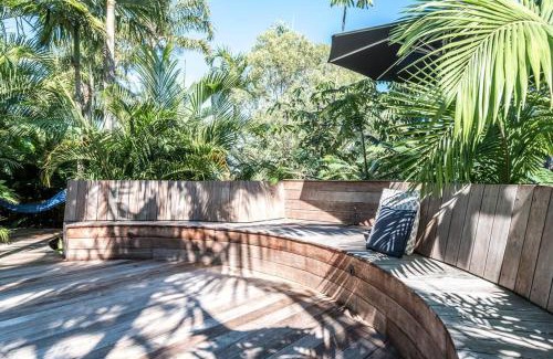 Noosa Heads House | ‘The Rest’ Stunning Noosa Family Beach Cottage