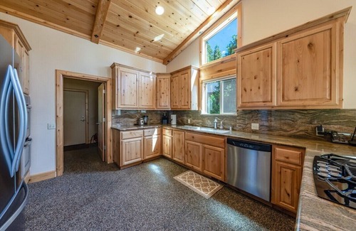 Shaver Lake Cabin | The Restful Rose ~ Fireside Vibes + AC Comfort