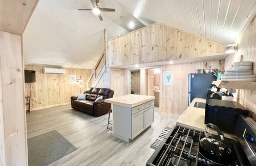 Burnham Cabin | The Retreat- A Relaxing Beachside Bungalow