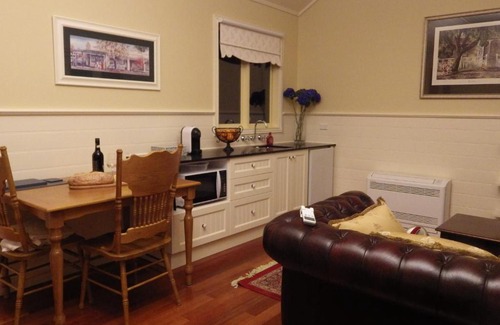 Ashbourne House | The Retreat at Amryhouse