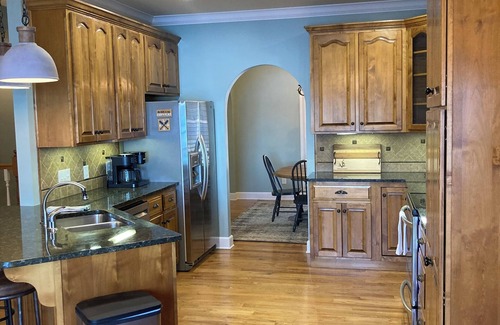 Jacksons' Gap House | The retreat at Bay Pine Point, convenient to EVERYTHING Lake Martin and Auburn!