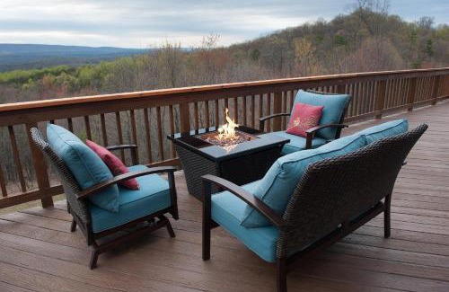 Berkeley Springs House | The Retreat at Upland Trail -Private 3BR