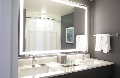 West Des Moines Hotel | The Rewind West Des Moines, Tapestry Collection by Hilton