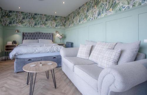 Llangennith Ski Chalet | The Rhossili Bay Secret - 1 Bed Cabin - Landimore