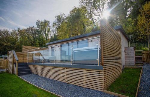 Llangennith Ski Chalet | The Rhossili Bay Secret - 1 Bed Cabin - Landimore
