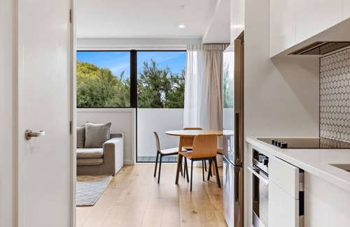 Mission Bay Apartment | The Ridge Apartment near Beaches with Parking