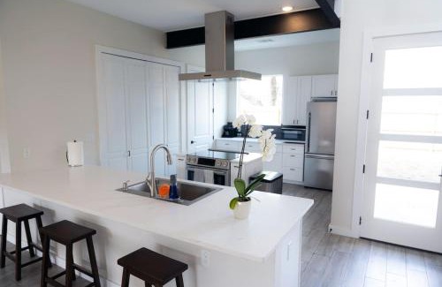 MLK House | The Rider's Rest 3 King Suites