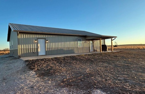 Lyon County House | "The Ridge" a peaceful country setting with nature right out the door.
