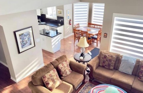 Southeast Calgary House | The Ridge Escape-3BR Deluxe Stay