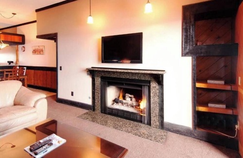 Tahoe Village Resort | The Ridge Sierra
