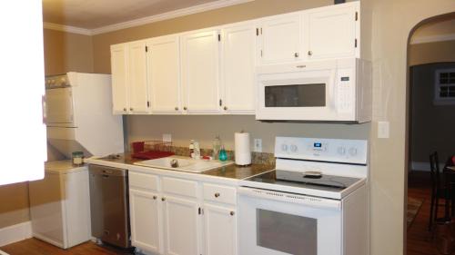 Charlotte Apartment | The Right Side Duplex