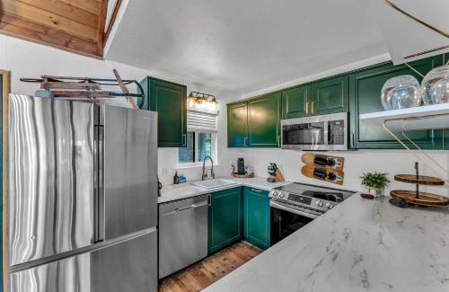 Sunnyside Ski Chalet | The Rigi Chalet HOA Beach Access Close to town