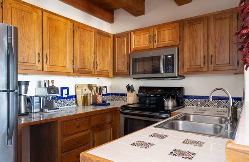 Arroyo Seco Apartment | The Ristra Studio - 15min to Ski Valley