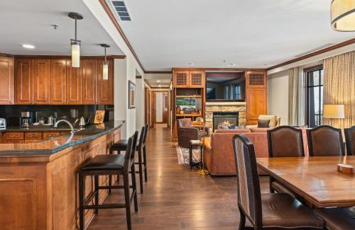 Aspen House | The Ritz-Carlton Club, 3 BR Residence 8204, Ski-in/Ski-out Resort in Aspen w/Courtyard View
