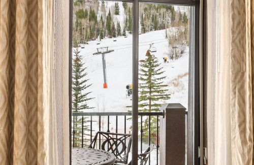 Aspen Condo | The Ritz-Carlton Club | 3BR Premier Residence 8303, Ski-in/Ski-out, Aspen Highlands with Ski View