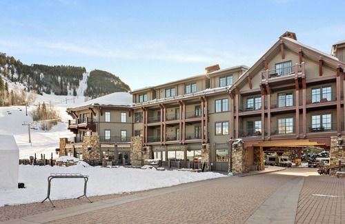 Aspen Condo | The Ritz-Carlton Club | Two-Bedroom Residence Float 2, Ski-in & Ski-out Resort in Aspen Highlands