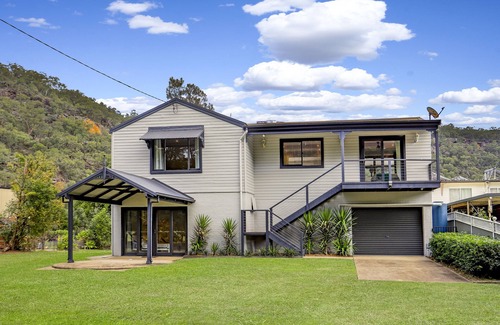 Lower Macdonald House | The River House, Wisemans Ferry perfect for families and groups