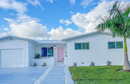 West Little River House | THE RIVER HOUSE MIAMI YOUR BACHELORTTE, EVENT, OR PHOTOSHOOT DESTINATION!n
