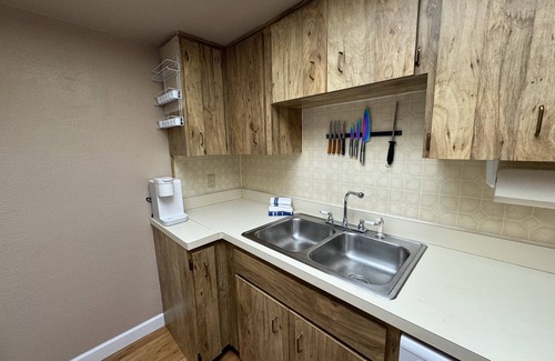 Dunnellon Apartment | The River Studio Condo-Hot tub, Pool, River access with Boat Slip!