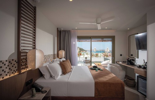 Almyros Hotel | The River Suites - Adults Only