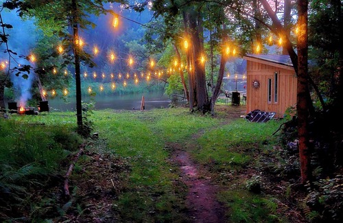 Clare County Cabin | The Riverbend Retreat – Off-Grid Serenity on the Muskegon River