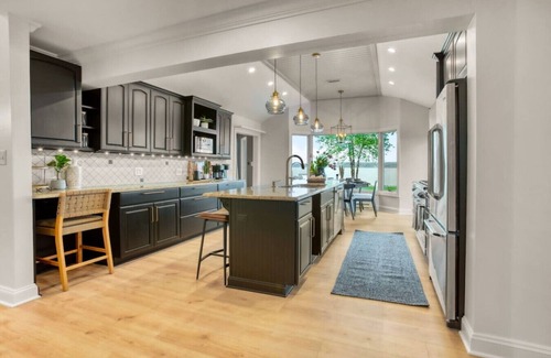 Lewisville House | The Riverside Couples Retreat