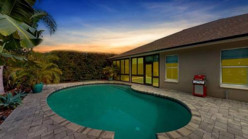 Boyette Springs House | The Riverview Estates Sauna And Heated Pool