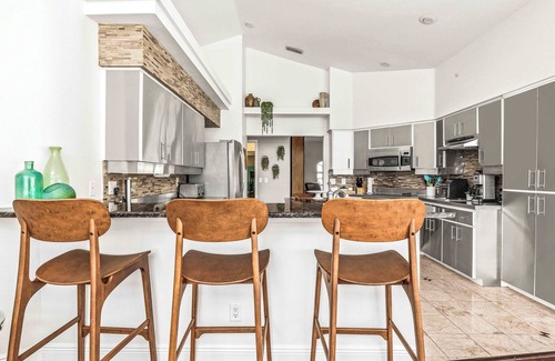 Keystone House | The Robins Nest|Lakefront Home w/Pool & Theater