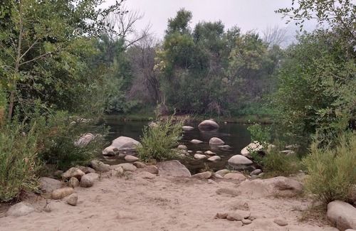Kernville Cabin | The Rock House: Cozy cabin right on the river!