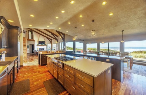 Seal Rock House | The Rock, Sleeps 12, WiFi, Oceanfront, Hot Tub, Theater Room, Private Beach Access, BBQ