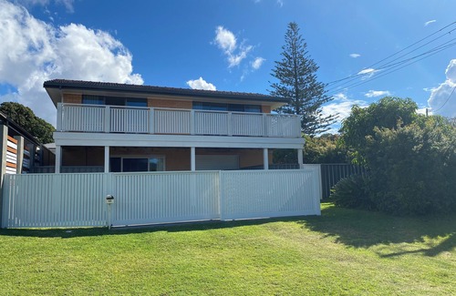 South West Rocks House | The Rocks Family entertainer, just 10-min walk to town & beach!