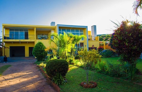 Ambohibao Villa | The romantic atmosphere of the red room to discover the pleasure of a stay