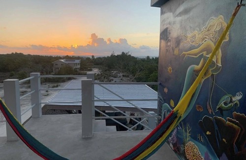 Caye Caulker Apartment | The rooftop views will leave you breathless—a 360-degree sea view to the horizon