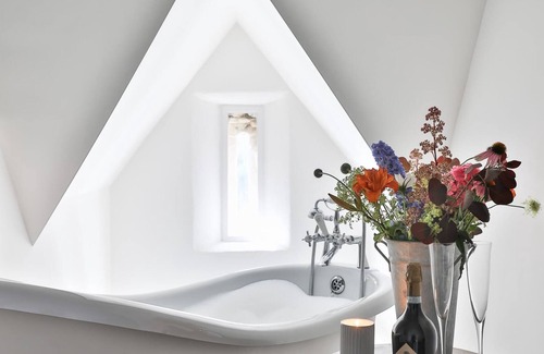 Beverston Apartment | The Rooks - Beverston Castle Cotswolds Sleeps 4