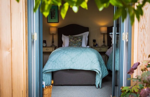 Salisbury Bed & Breakfast | The Room in the Garden