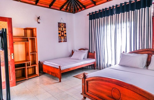 Matale Bed & Breakfast | The Ross Lodges Home stay