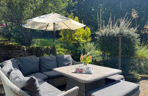 Rowsley House | The Round House - Indoor pool, large gardens, just 3 miles from Chatsworth House