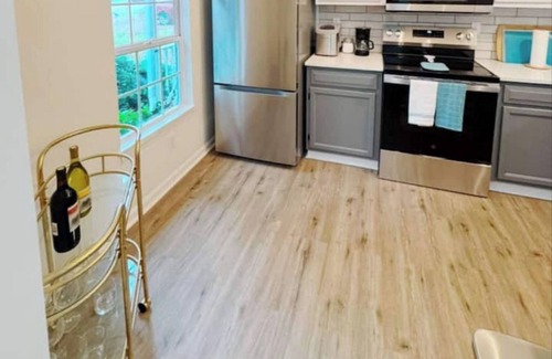 Barker House | The Royal Oaks Houston Hideaway